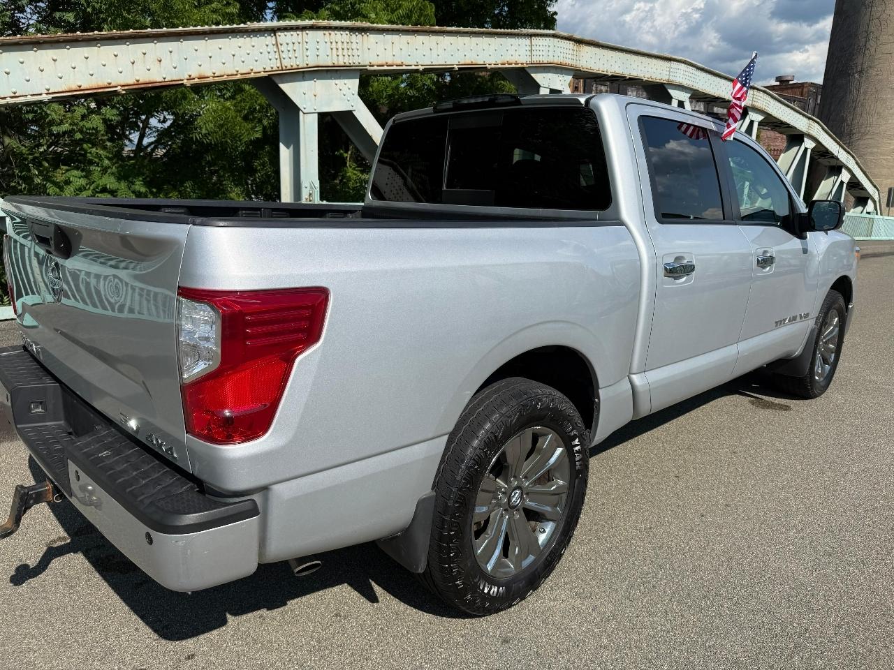 Nissan Titan 4x4 Crew Cab SV 2019