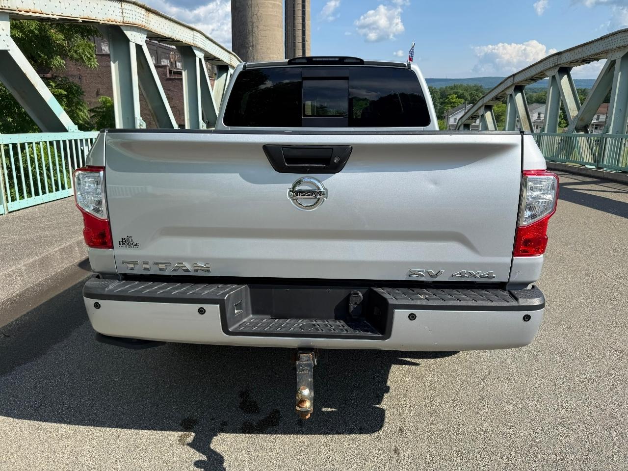 Nissan Titan 4x4 Crew Cab SV 2019