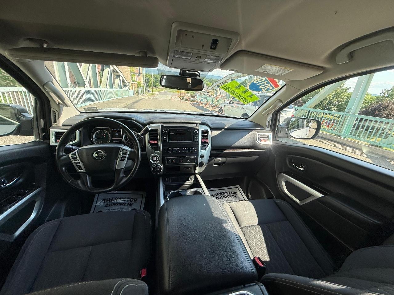 Nissan Titan 4x4 Crew Cab SV 2019
