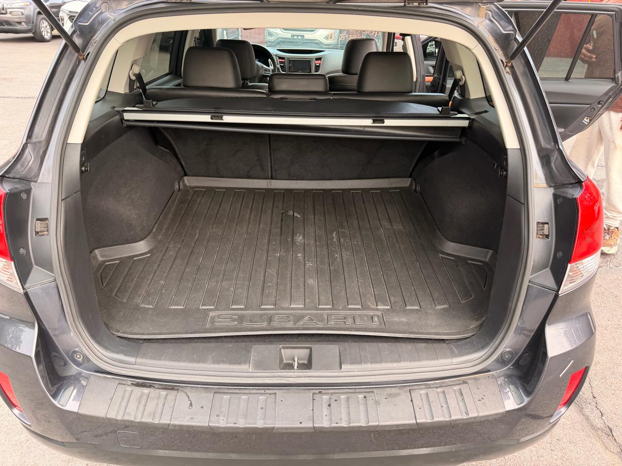 Subaru Outback 4dr Wgn H4 Auto 2.5i Limited 2013