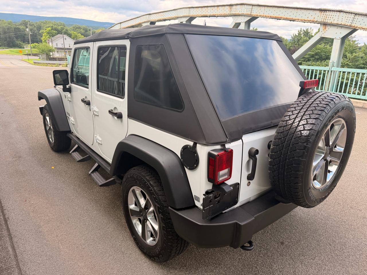 Jeep Wrangler Unlimited 4WD 4dr Sport 2016