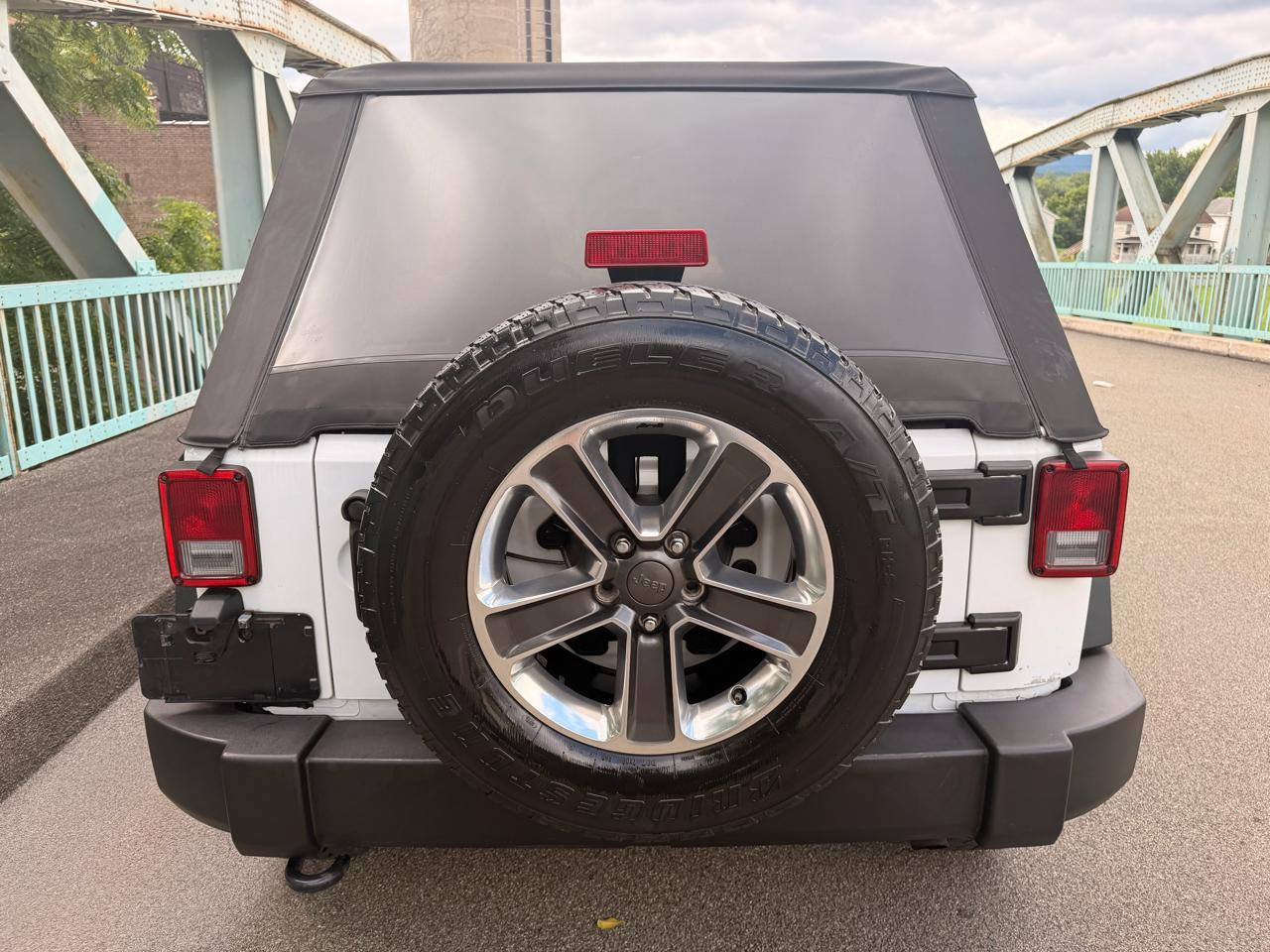Jeep Wrangler Unlimited 4WD 4dr Sport 2016