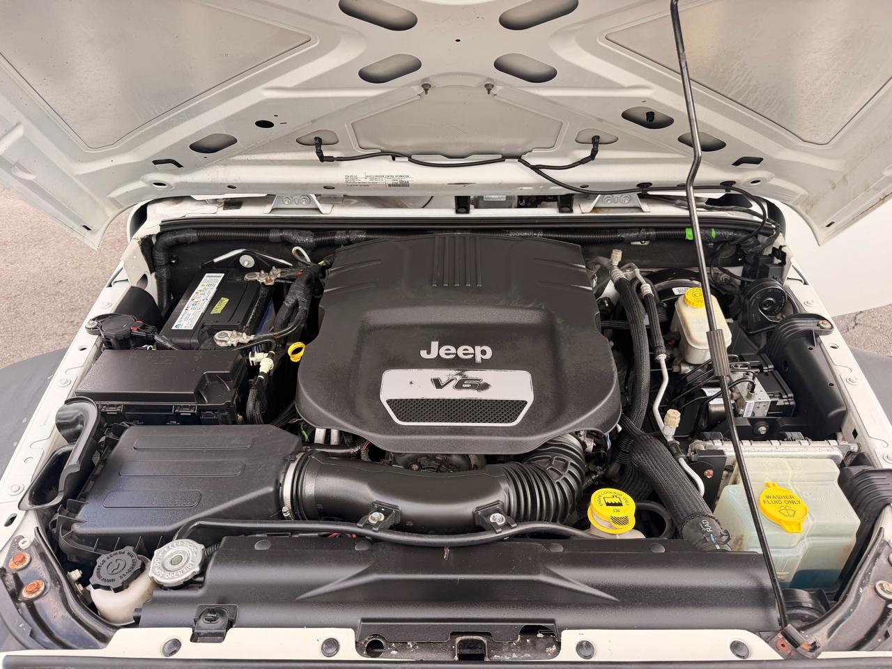 Jeep Wrangler Unlimited 4WD 4dr Sport 2016