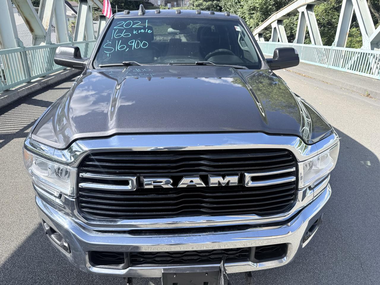 RAM 2500 Lone Star 4x4 Crew Cab 6'4" Box 2021