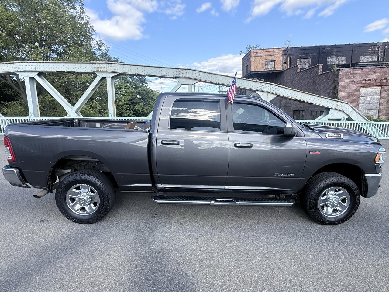 RAM 2500 Lone Star 4x4 Crew Cab 6'4" Box 2021