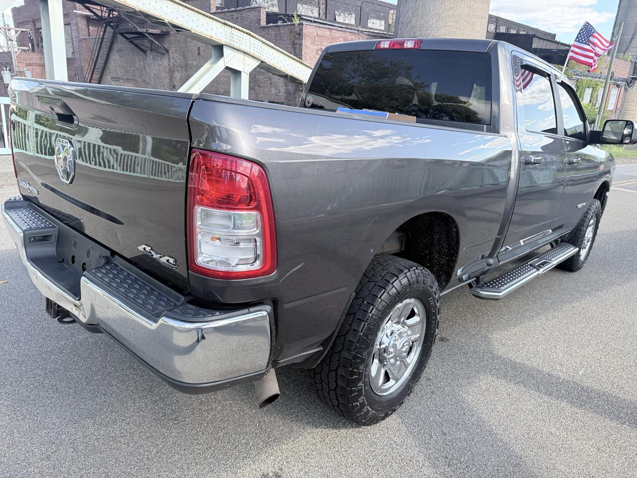 RAM 2500 Lone Star 4x4 Crew Cab 6'4" Box 2021
