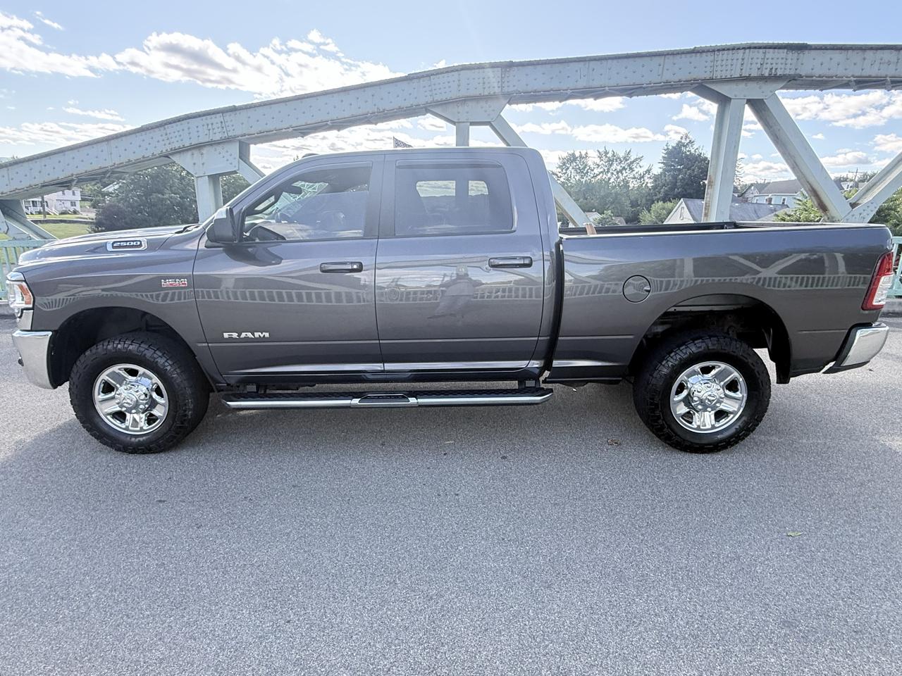 RAM 2500 Lone Star 4x4 Crew Cab 6'4" Box 2021