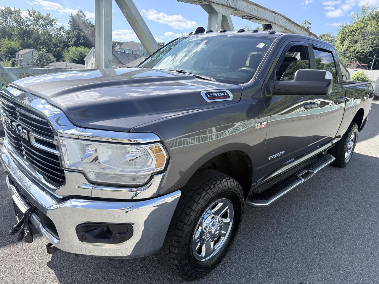 RAM 2500 Lone Star 4x4 Crew Cab 6'4" Box 2021