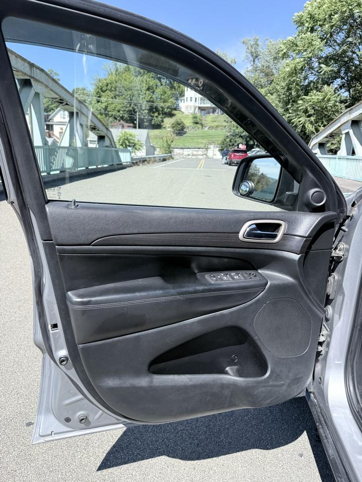 Jeep Grand Cherokee 4WD 4dr Laredo 2014