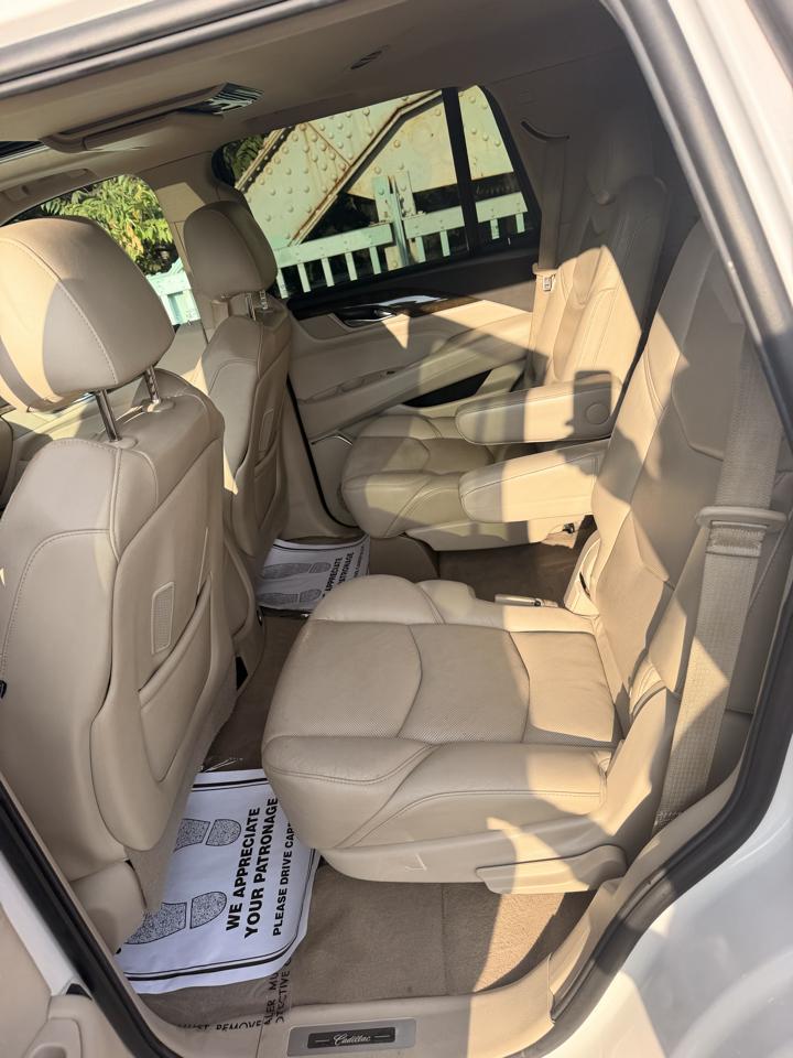 Cadillac Escalade 4WD 4dr Luxury 2019