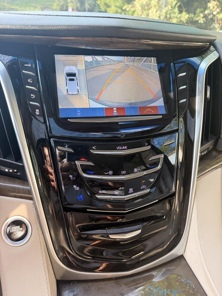 Cadillac Escalade 4WD 4dr Luxury 2019