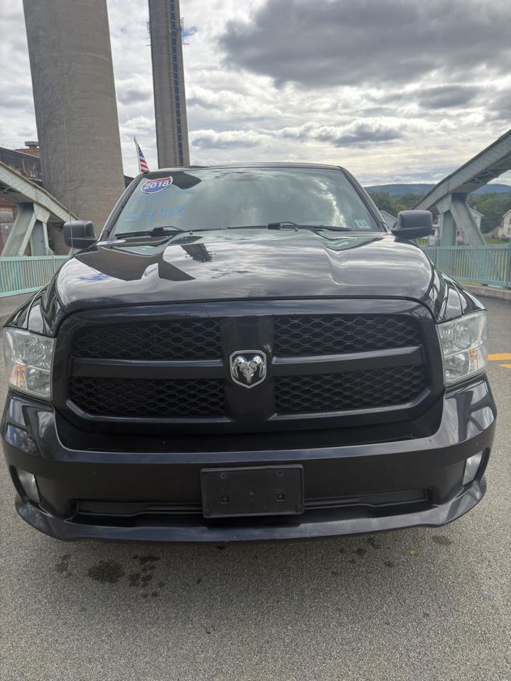 RAM 1500 Express 4x4 Quad Cab 6'4" Box 2018