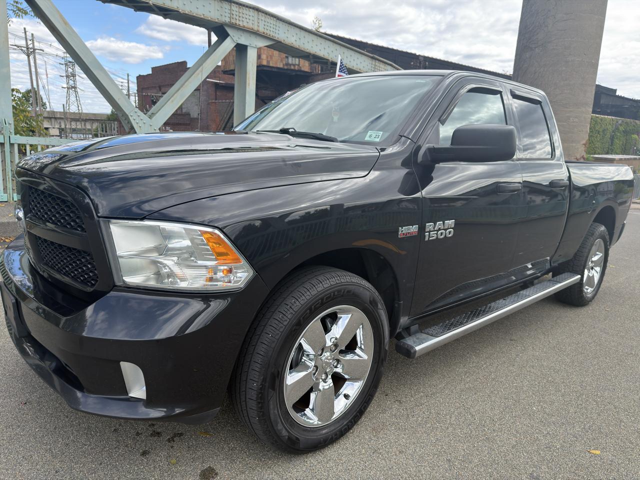 RAM 1500 Express 4x4 Quad Cab 6'4" Box 2018
