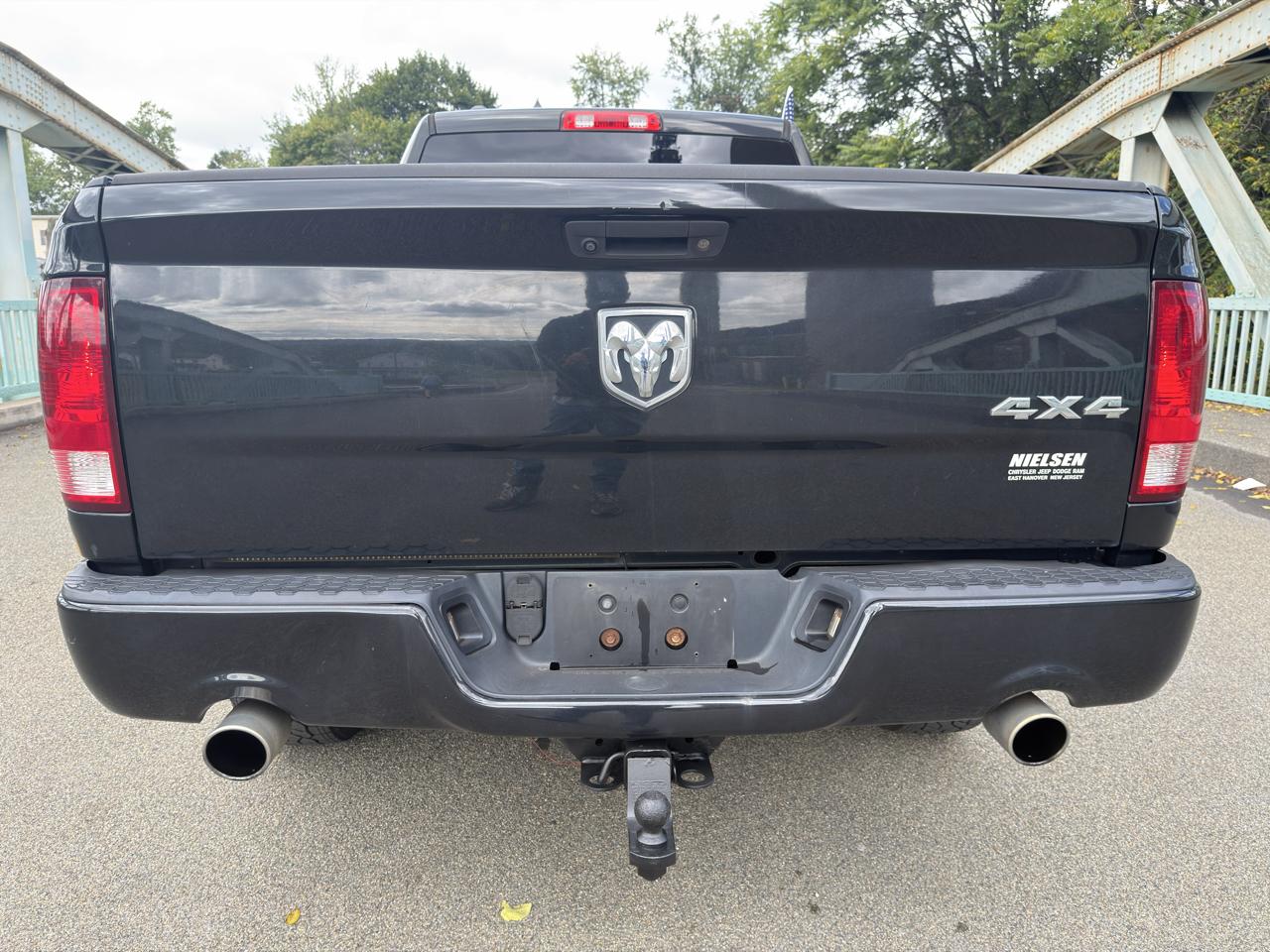 RAM 1500 Express 4x4 Quad Cab 6'4" Box 2018
