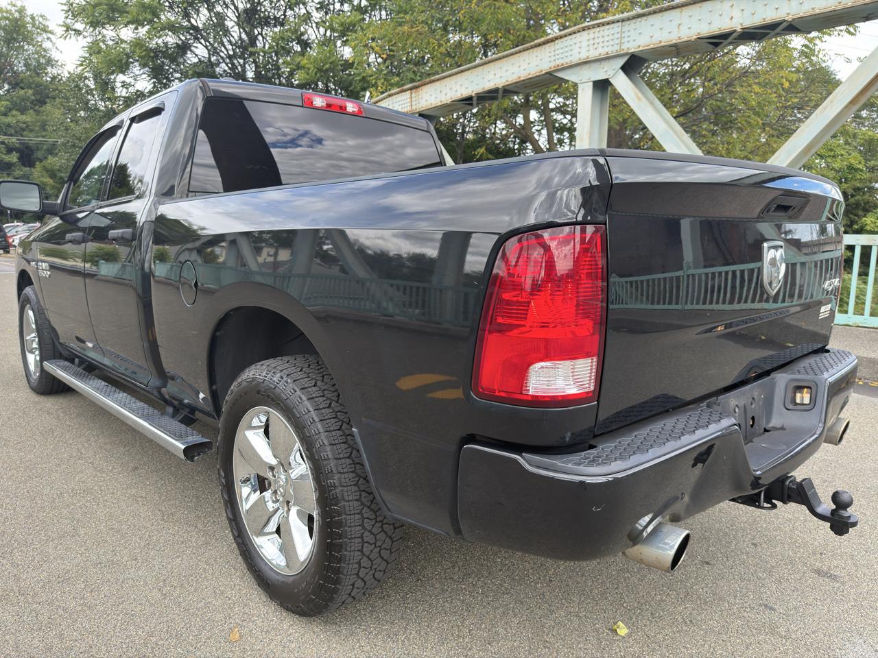 RAM 1500 Express 4x4 Quad Cab 6'4" Box 2018