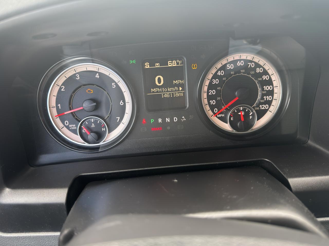 RAM 1500 Express 4x4 Quad Cab 6'4" Box 2018