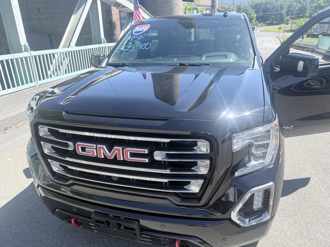 GMC Sierra 1500 4WD Crew Cab 147" AT4 2020