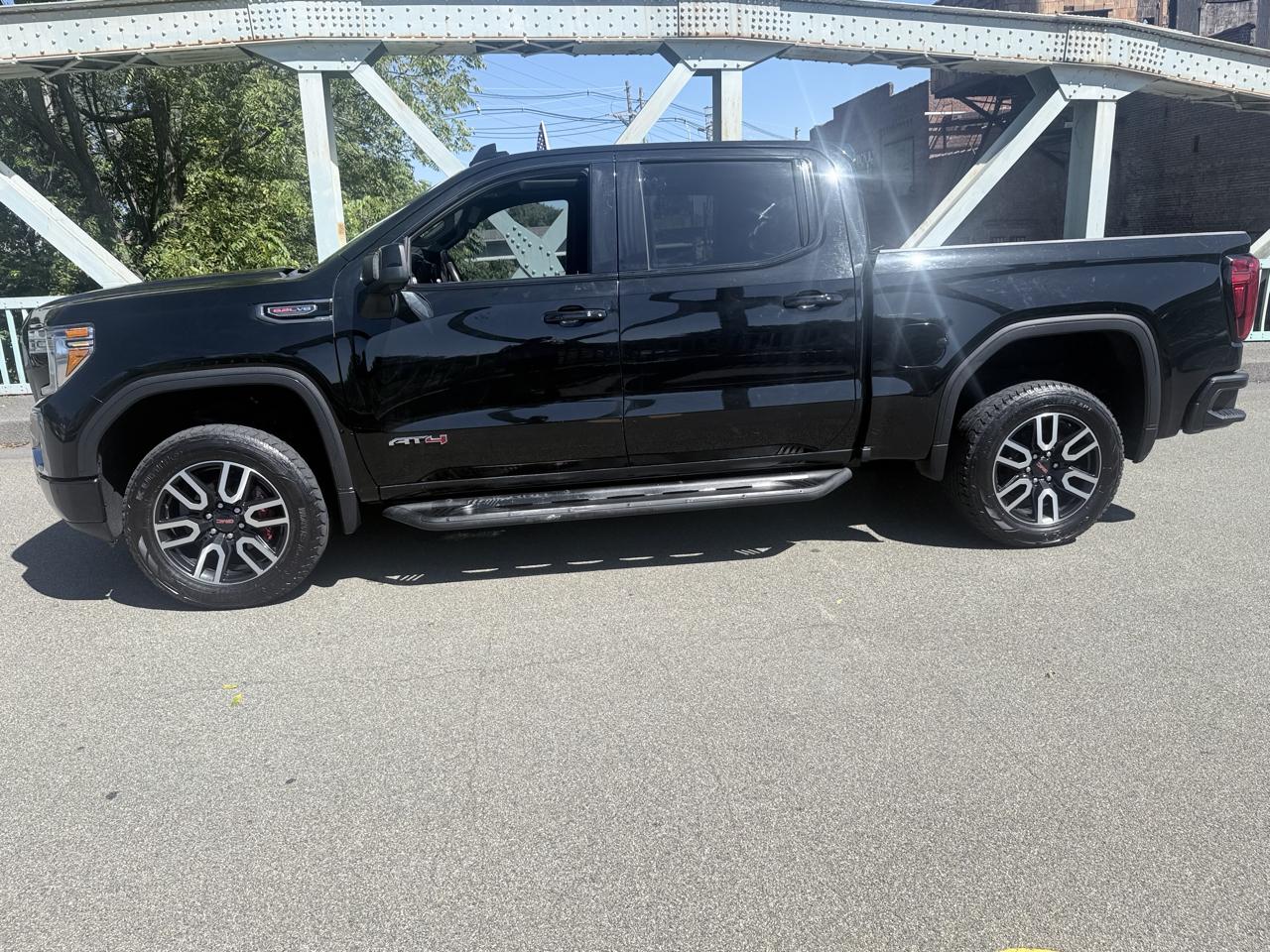 GMC Sierra 1500 4WD Crew Cab 147" AT4 2020