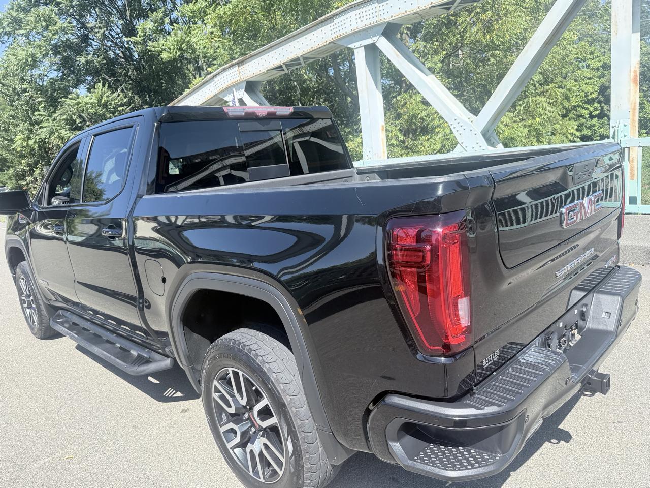 GMC Sierra 1500 4WD Crew Cab 147" AT4 2020