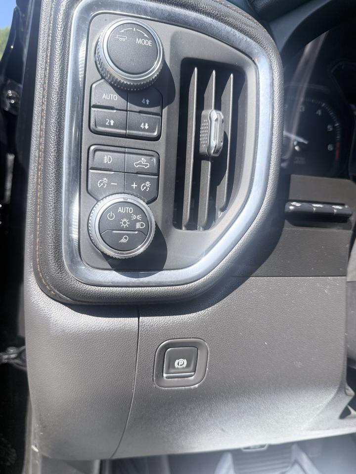GMC Sierra 1500 4WD Crew Cab 147" AT4 2020