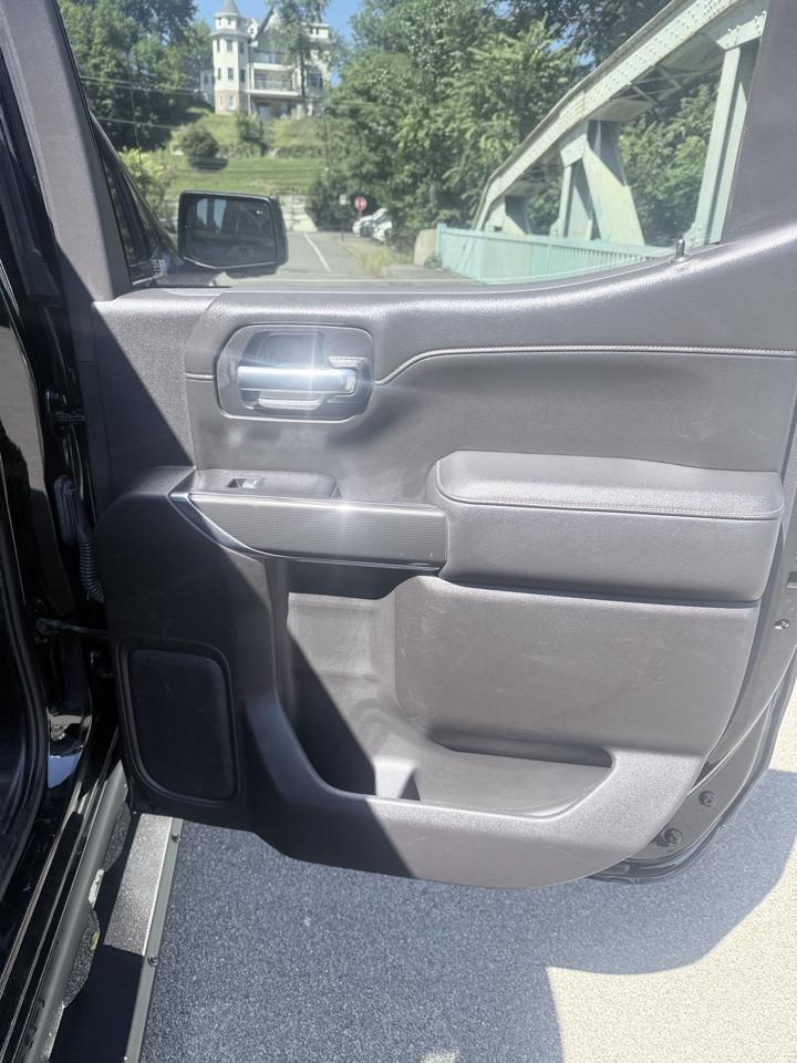 GMC Sierra 1500 4WD Crew Cab 147" AT4 2020