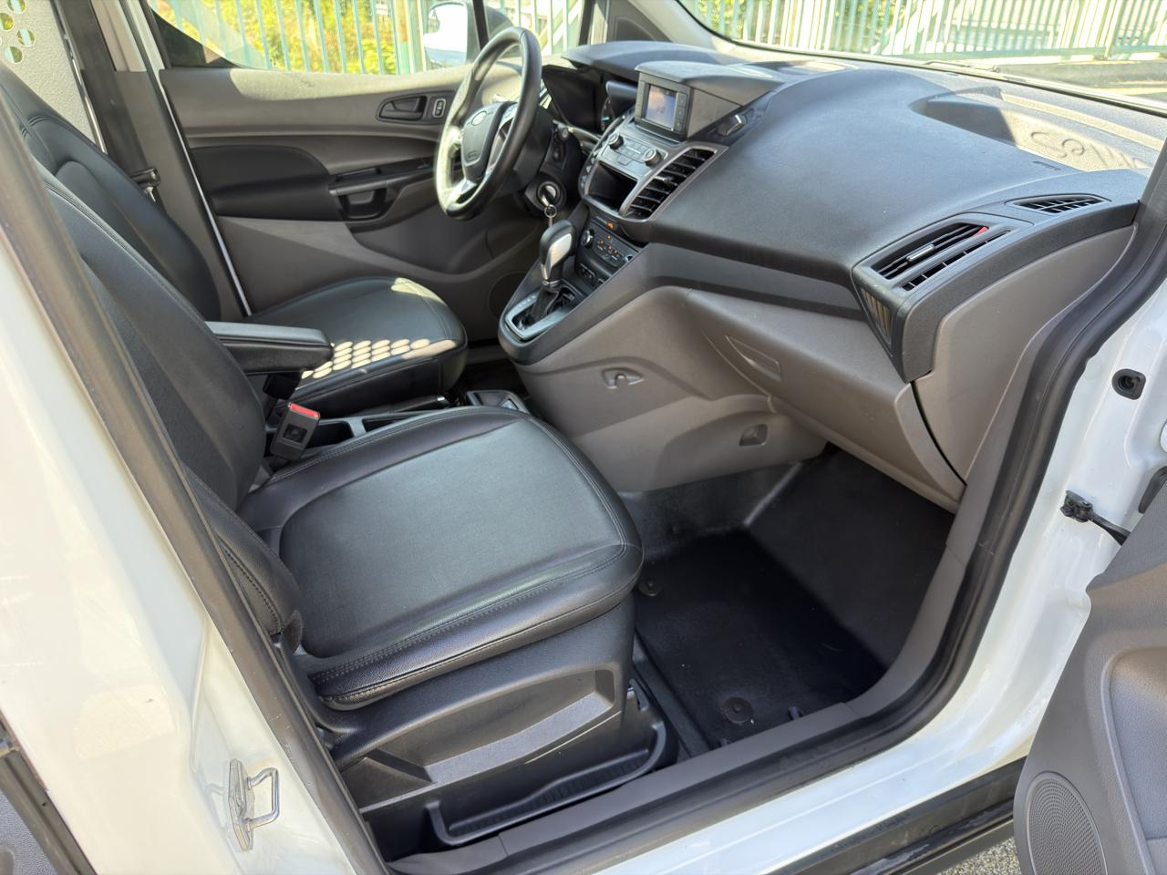Ford Transit Connect Van XL LWB w/Rear Symmetrical Doors 2022