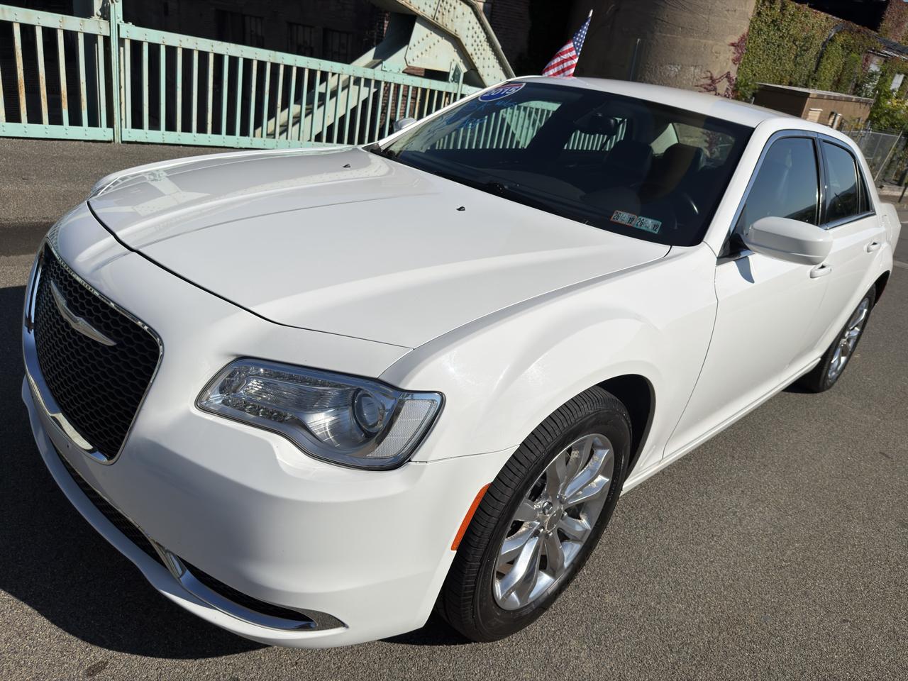 Chrysler 300 4dr Sdn Limited AWD 2015