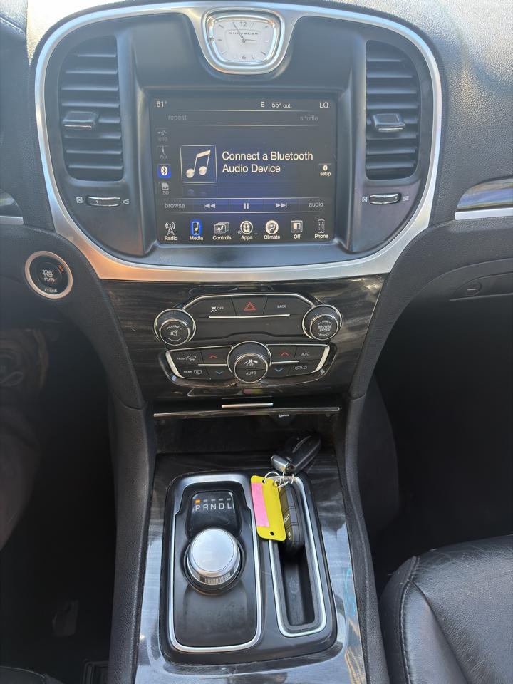 Chrysler 300 4dr Sdn Limited AWD 2015