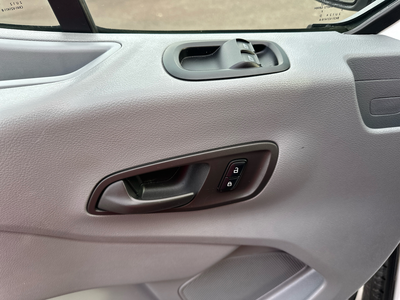 Ford Transit 350 Van Med. Roof w/Sliding Pass. 148-in. WB 2015