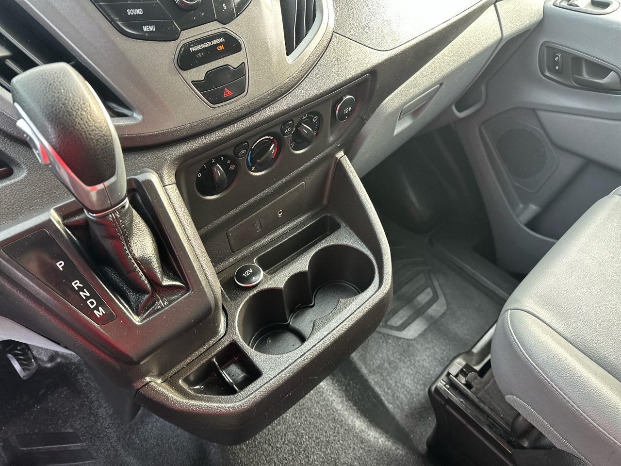 Ford Transit 350 Van Med. Roof w/Sliding Pass. 148-in. WB 2015