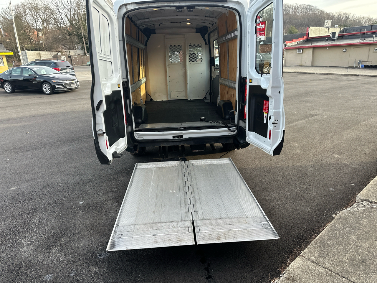 Ford Transit 350 Van Med. Roof w/Sliding Pass. 148-in. WB 2015