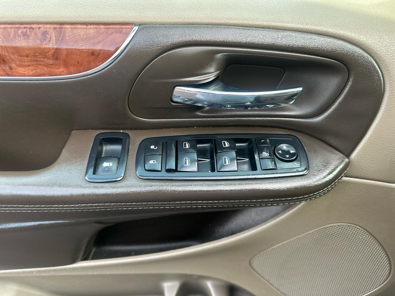 Chrysler Town & Country Touring 2011