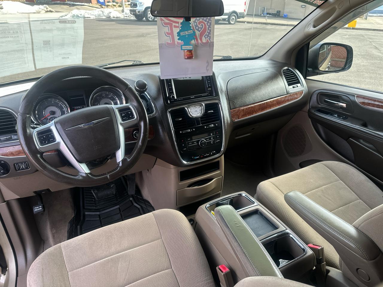 Chrysler Town & Country Touring 2011