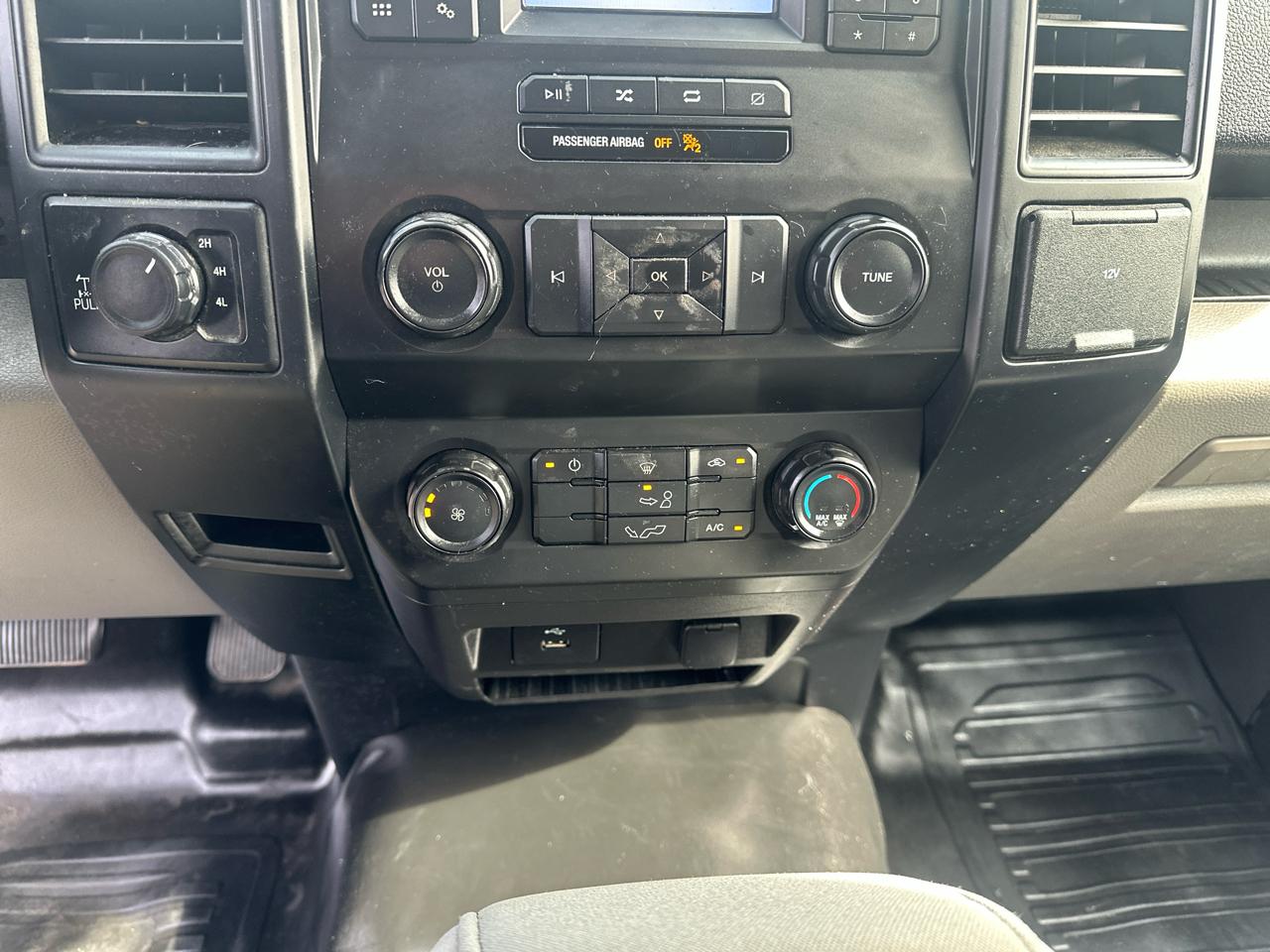 Ford F-150 4WD Reg Cab 126" XL 2019