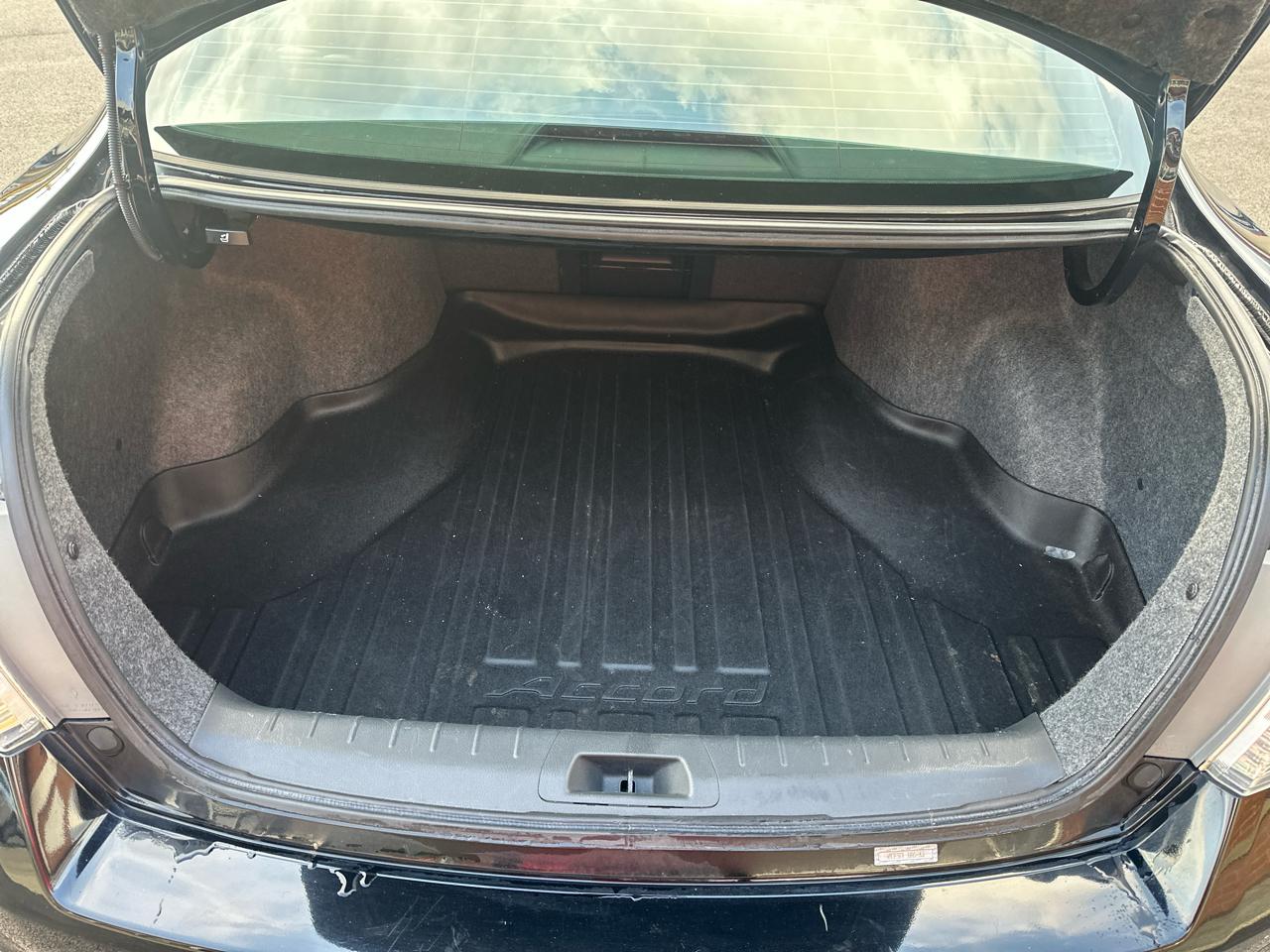 Honda Accord EX-L V-6 Sedan AT 2011