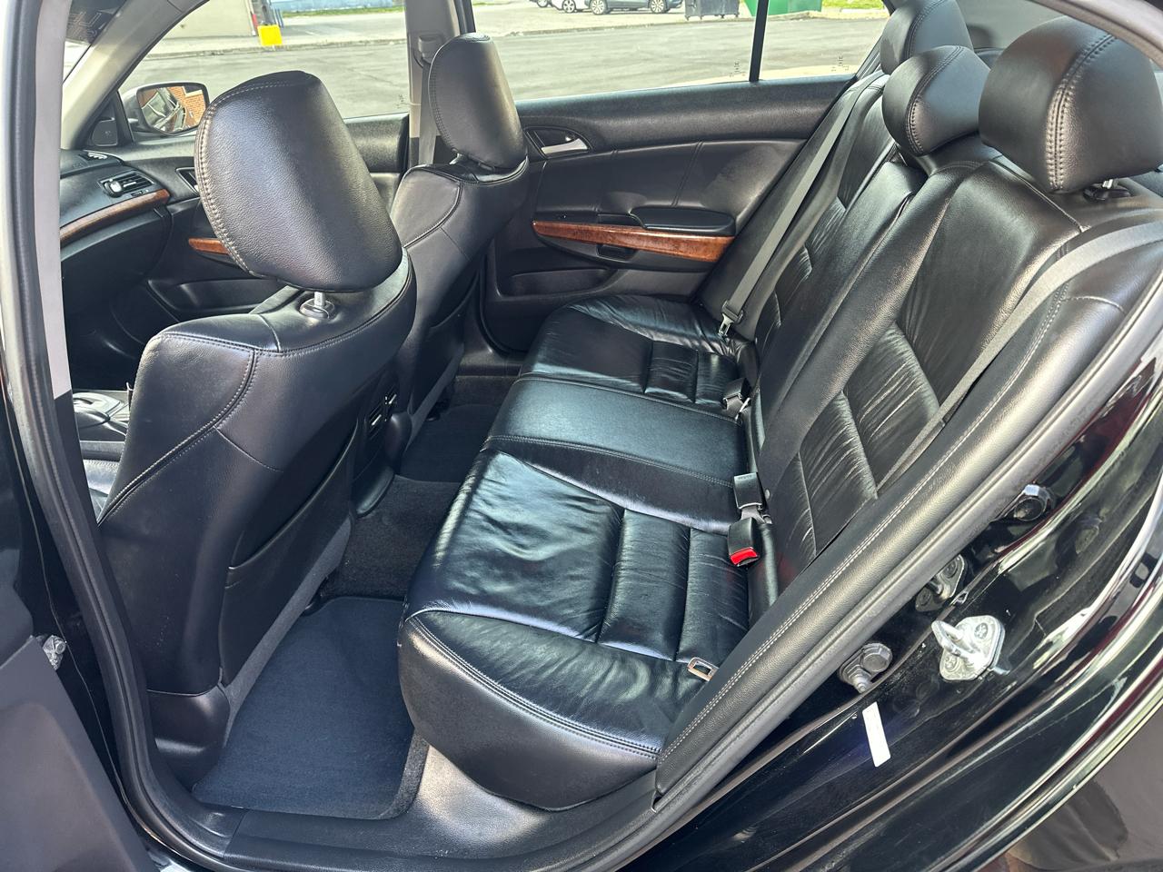 Honda Accord EX-L V-6 Sedan AT 2011