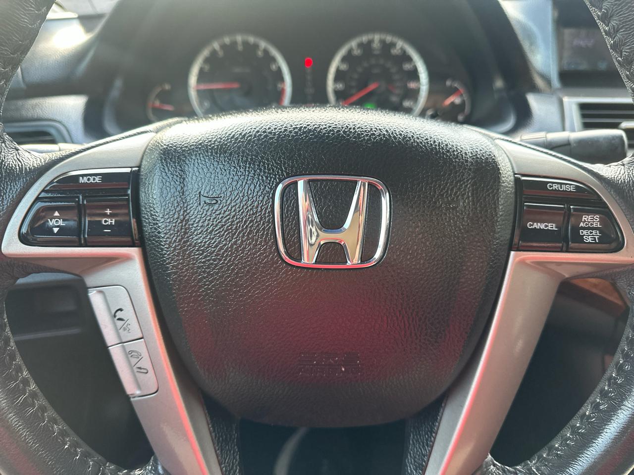 Honda Accord EX-L V-6 Sedan AT 2011