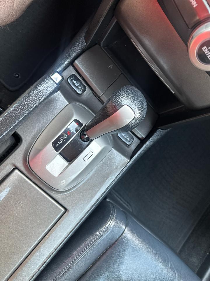 Honda Accord EX-L V-6 Sedan AT 2011