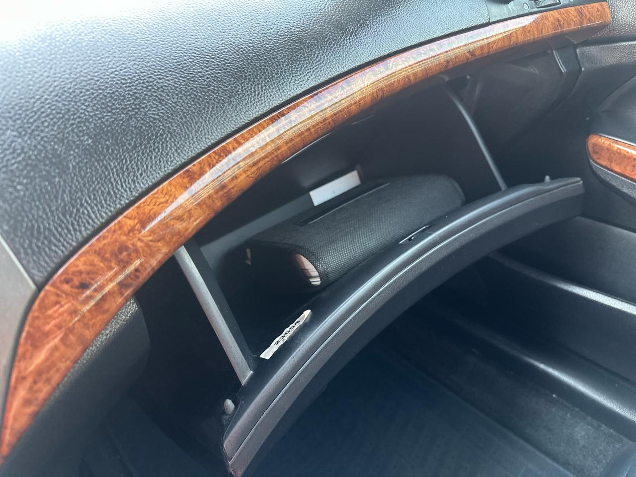 Honda Accord EX-L V-6 Sedan AT 2011