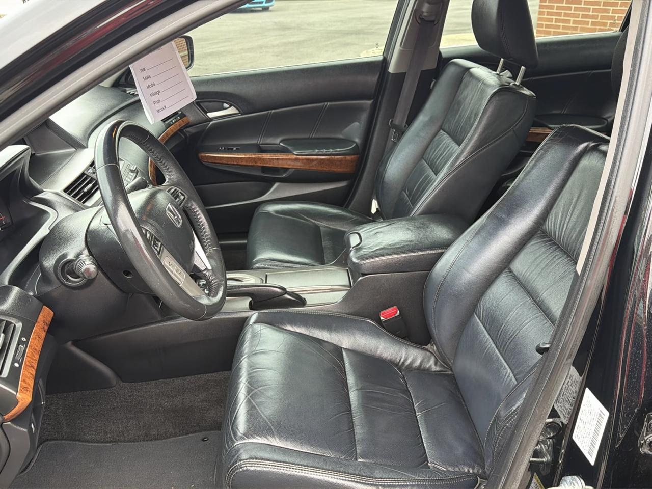Honda Accord EX-L V-6 Sedan AT 2011