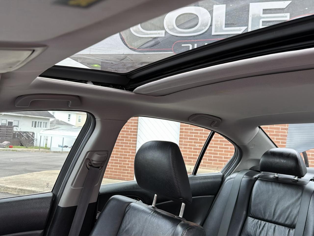 Honda Accord EX-L V-6 Sedan AT 2011