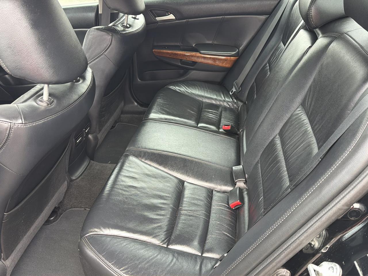 Honda Accord EX-L V-6 Sedan AT 2011