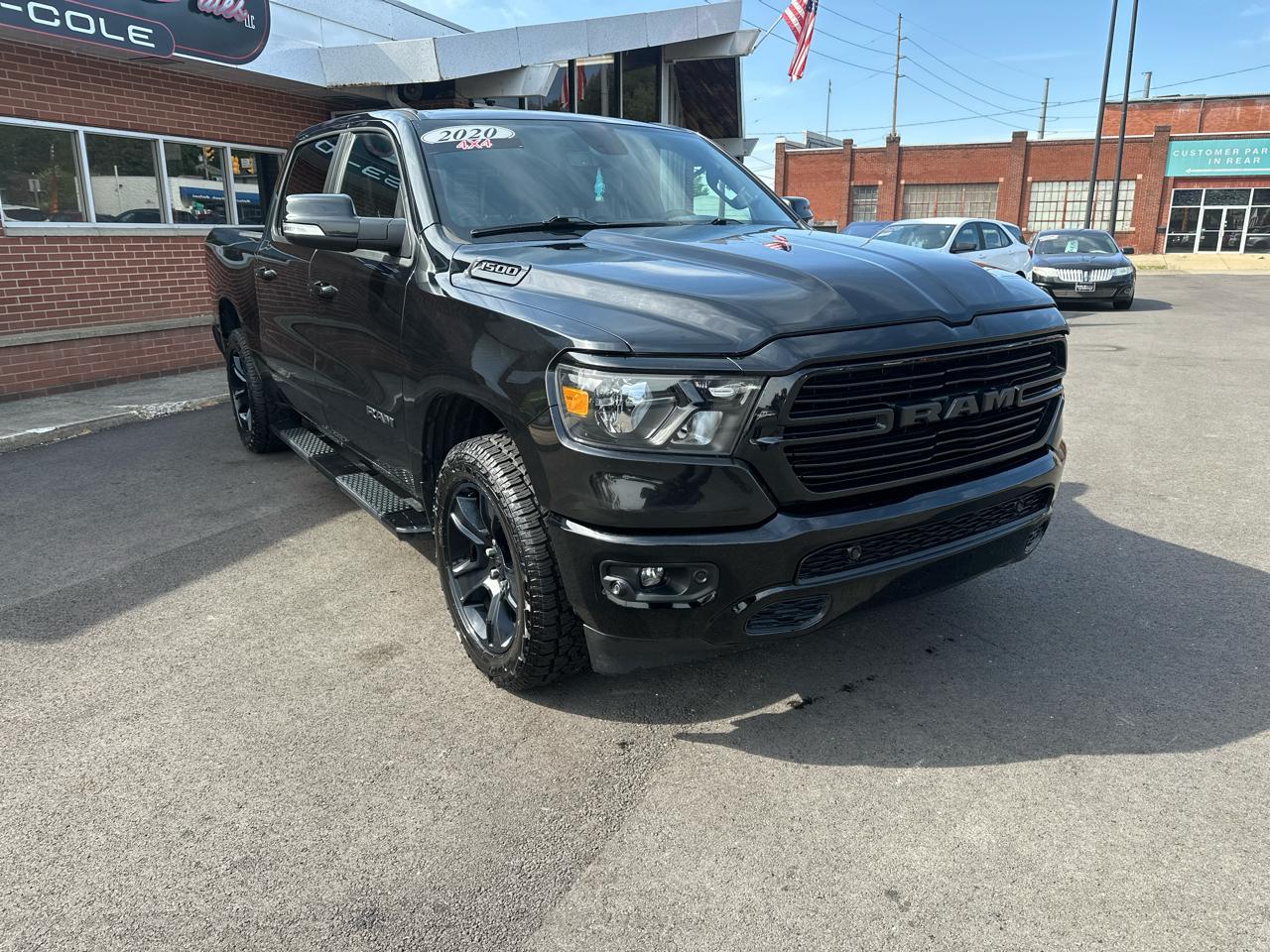 RAM 1500 Big Horn Crew Cab SWB 4WD 2020