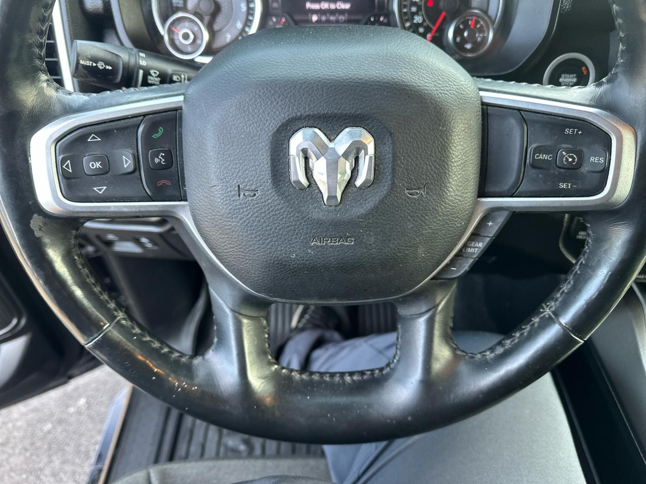 RAM 1500 Big Horn Crew Cab SWB 4WD 2020