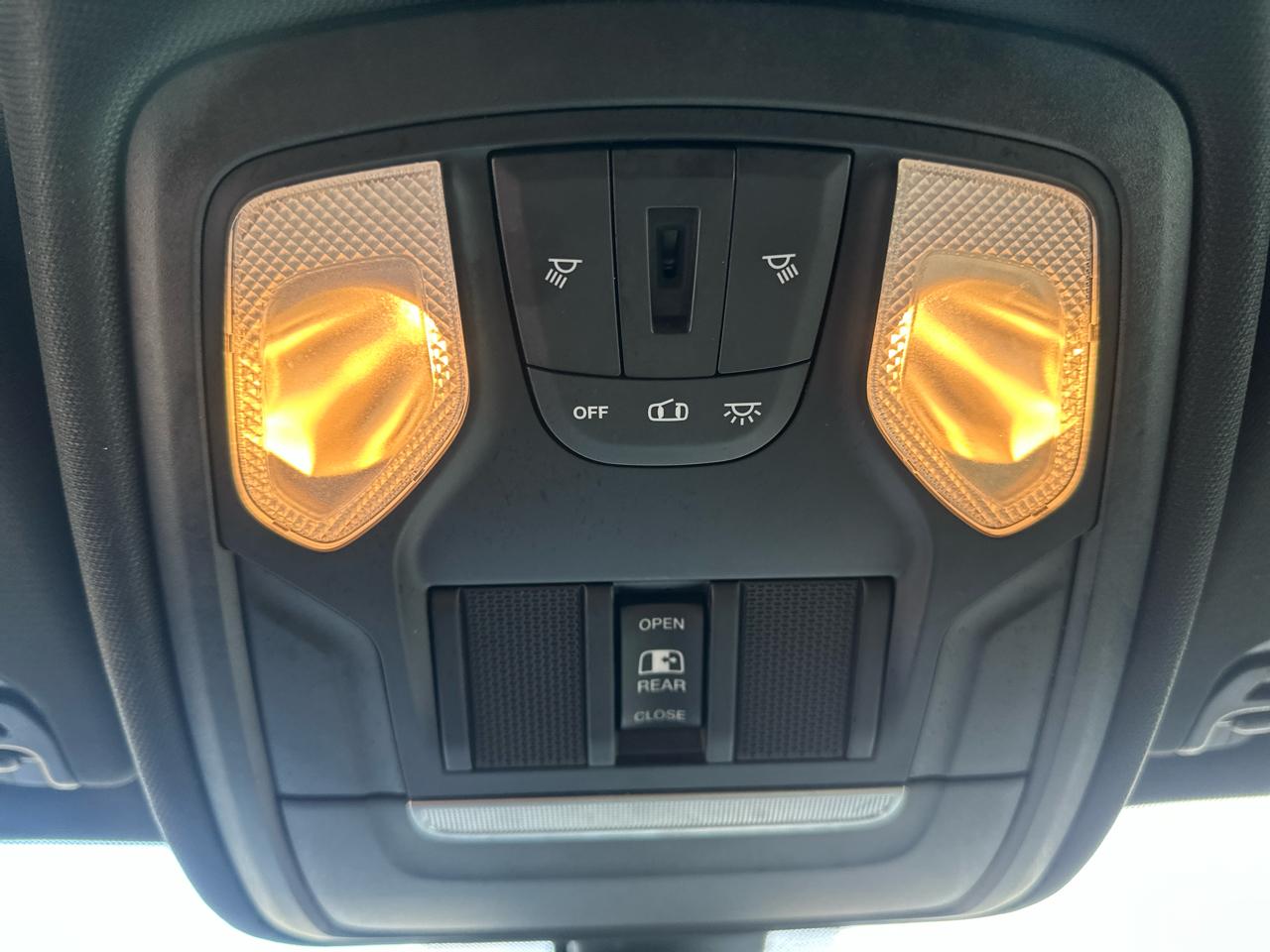 RAM 1500 Big Horn Crew Cab SWB 4WD 2020