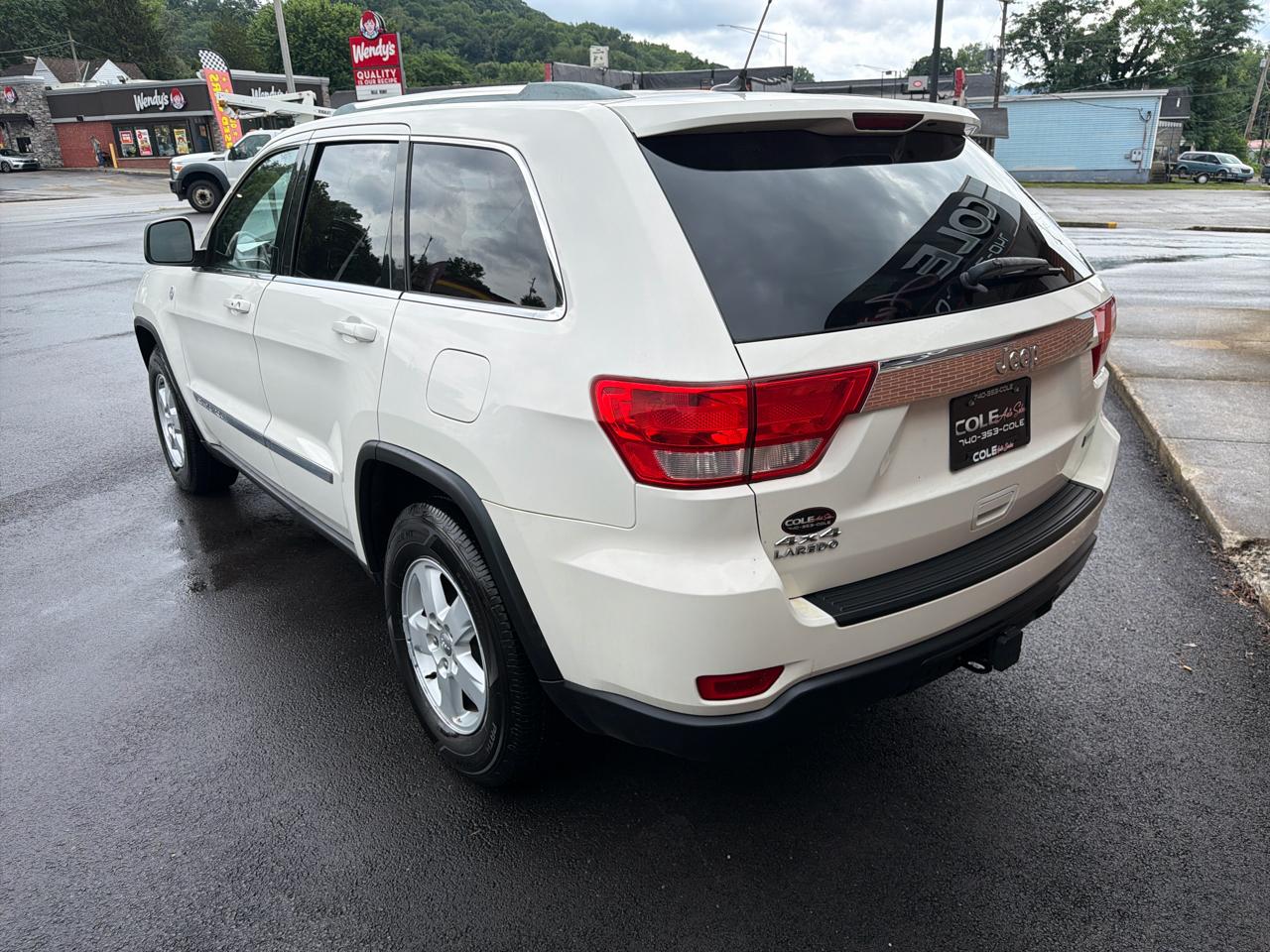Jeep Grand Cherokee Laredo 4WD 2011