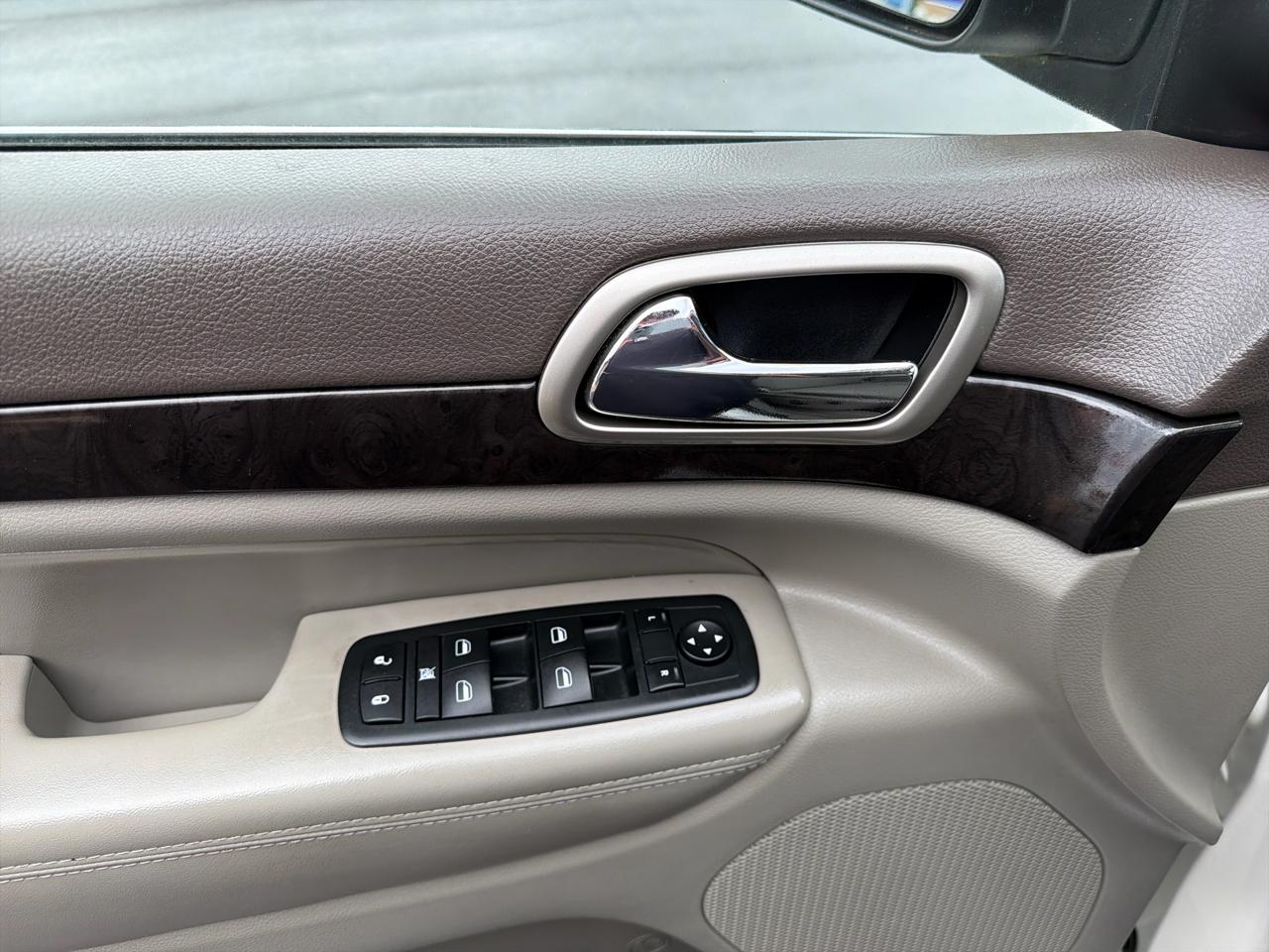 Jeep Grand Cherokee Laredo 4WD 2011