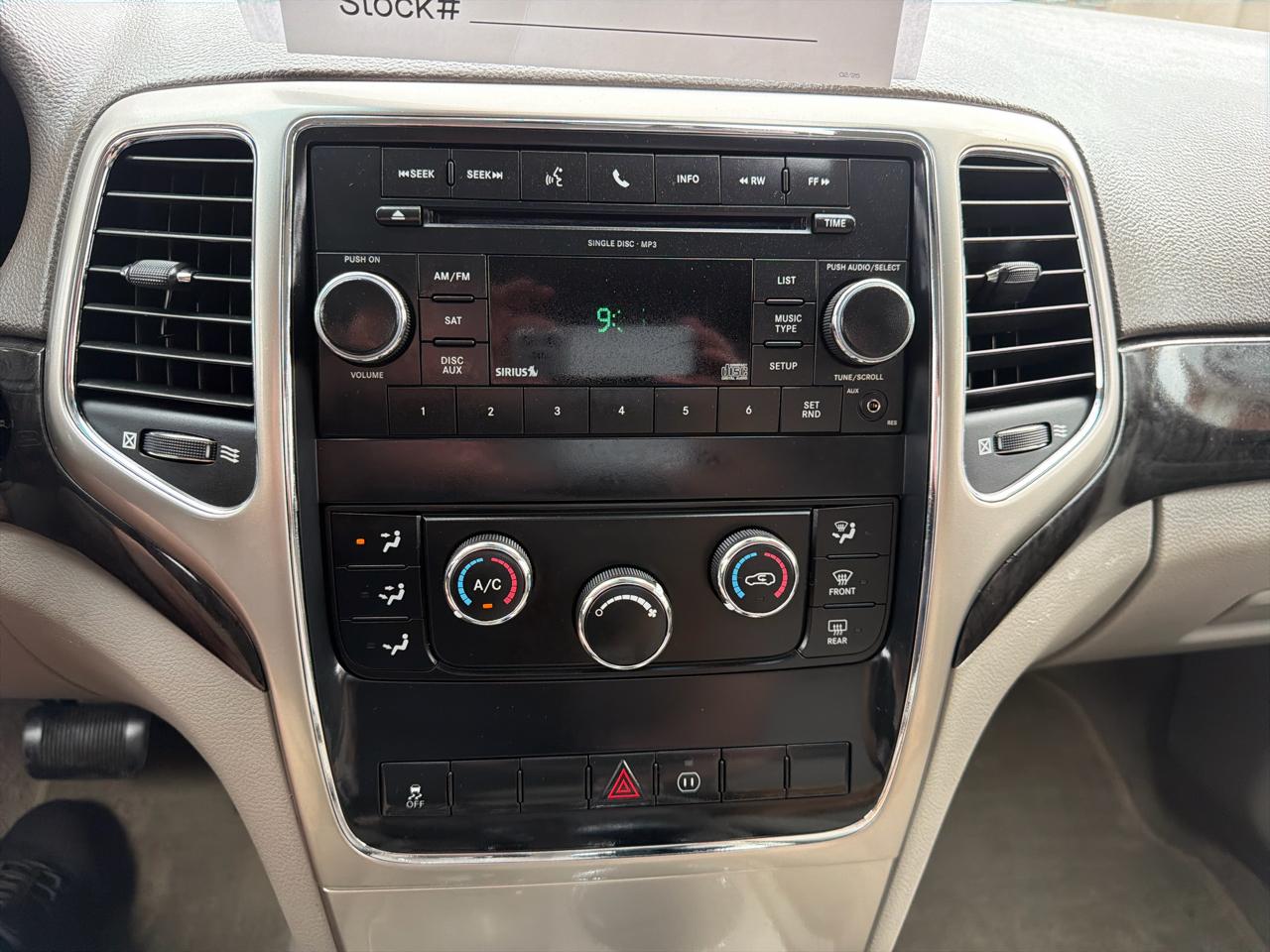 Jeep Grand Cherokee Laredo 4WD 2011