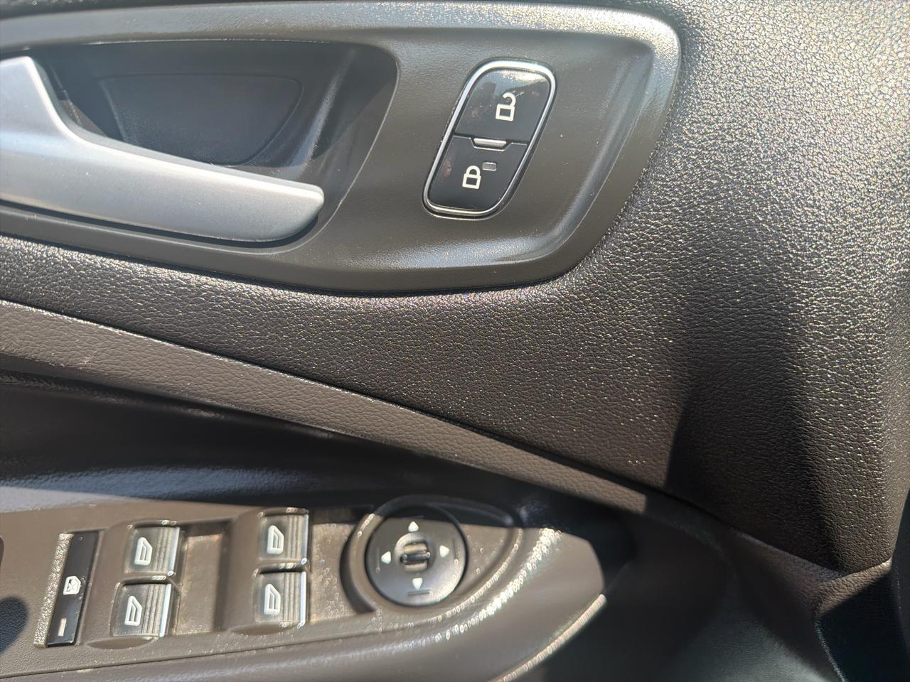 Ford Escape SEL FWD 2019