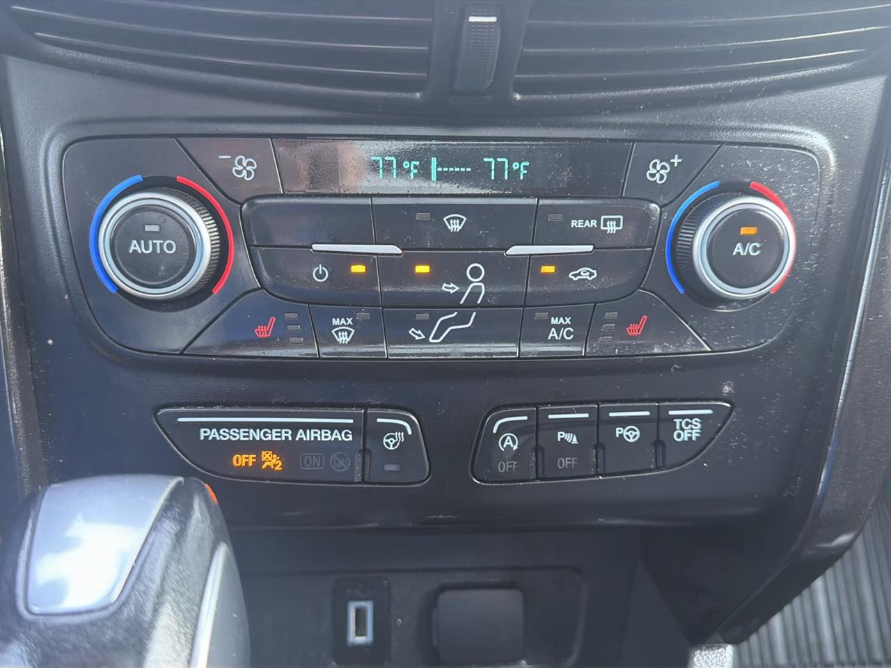 Ford Escape Titanium 4WD 2018